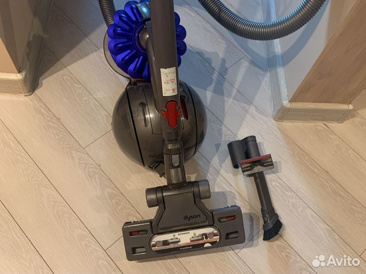 Пылесос Dyson dc 37