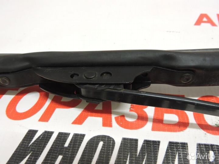 Поводок стеклоочистителя передний левый Mazda Mazd