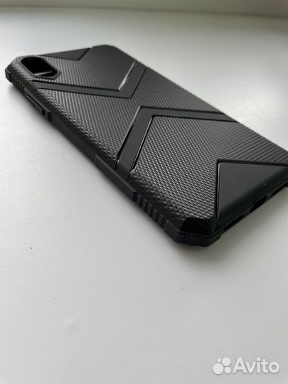 Противоударный чехол на iPhone XR