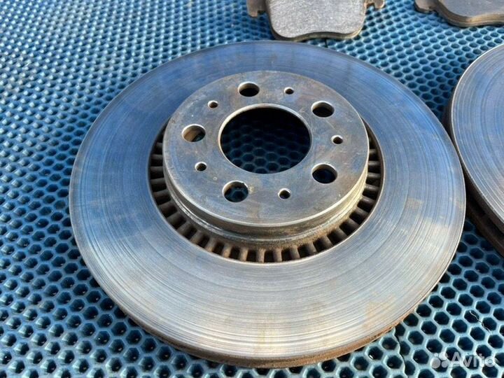 Диск тормозной (+колодки) volvo S60 передний Volvo