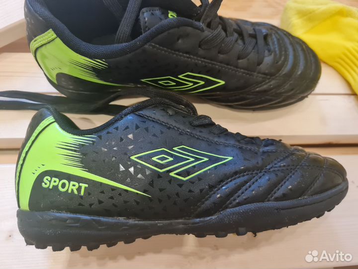 Футбольные бутсы футзалки