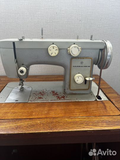 Швейная машинка Чайка 142м