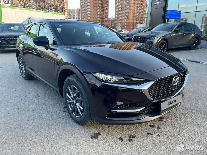 Mazda CX-4, 2022