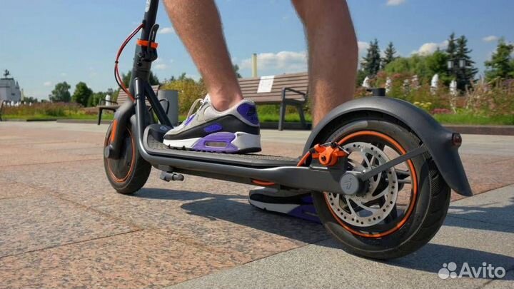 Электросамокат Ninebot KickScooter F2 Plus новый