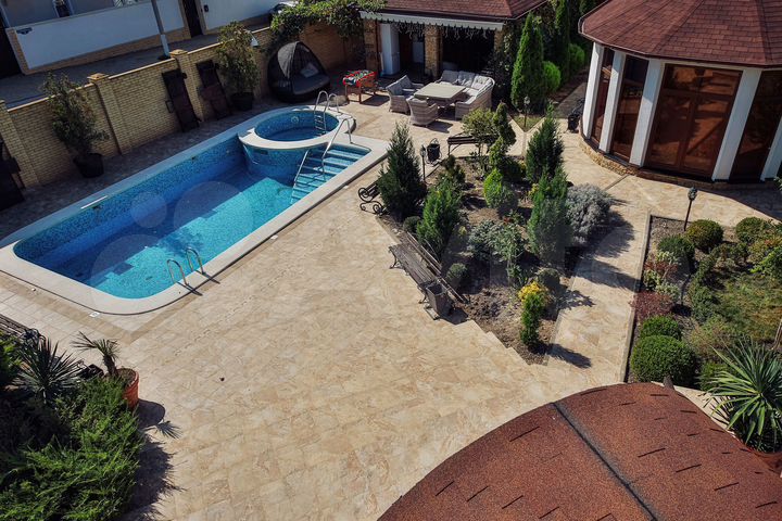 Дом 289 м² на участке 18 сот.