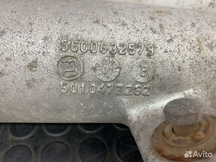 Патрубок интеркулера Renault Premium