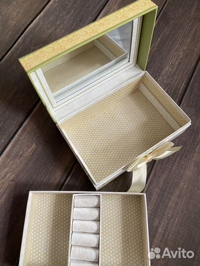 Шкатулка для украшений