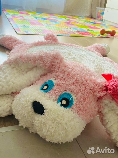 Вязаный ковер собака