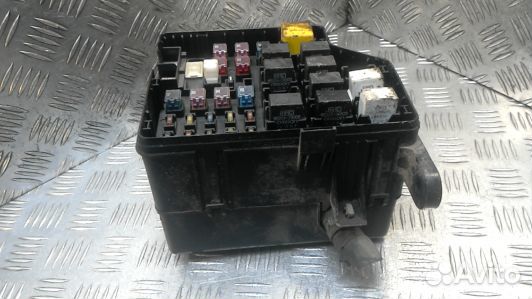 Блок предохранителей hyundai santa FE 1 (99K15M101