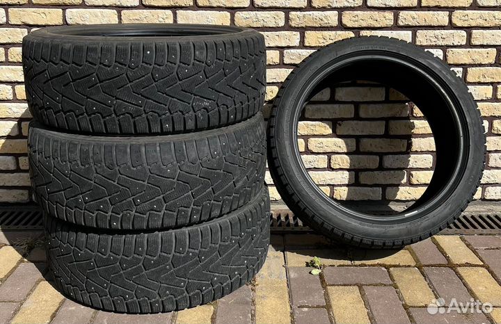 Pirelli Ice Zero 245/40 R20