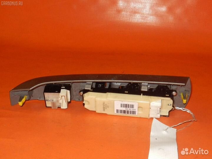 Блок упр-я стеклоподъемниками Toyota Prius NHW20 (Переднее Правое)
