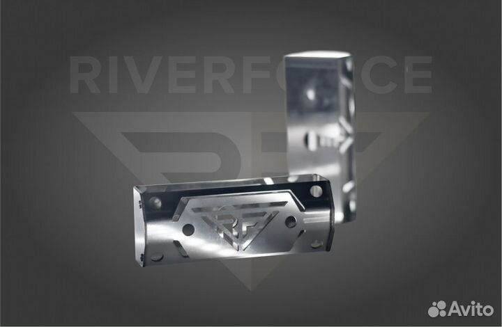 Защита габаритных огней лодочного прицепа