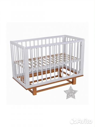 Кроватка детская с маятником и комод