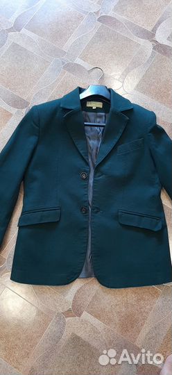 Продам зеленый пиджак на мальчика 9 школа