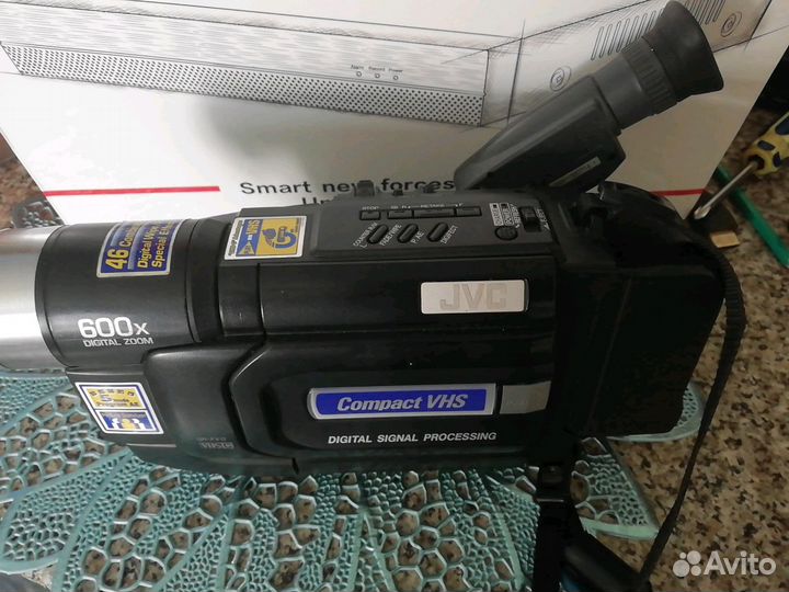 Видеокамера JVC