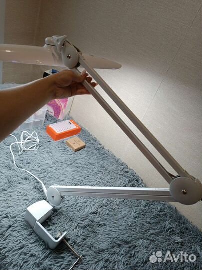 Лампа бестеневая светодиодная