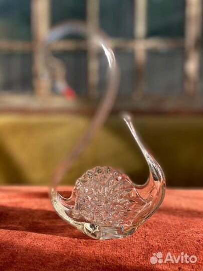 Лебедь из хрусталя салфетница