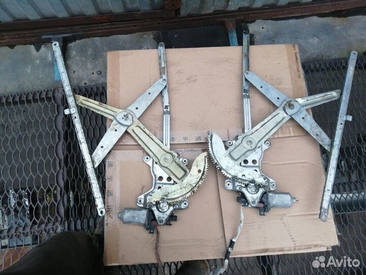 Стеклоподъемник передний Toyota LC Prado 90