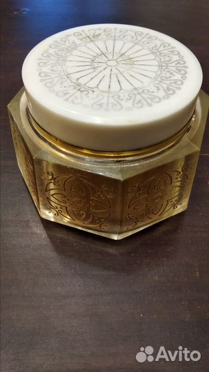 Музыкальная механическая шкатулка