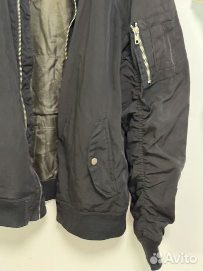 Бомбер bershka