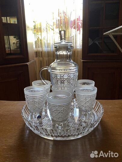 Хрустальный набор (кувшин, 6 стаканов, поднос)