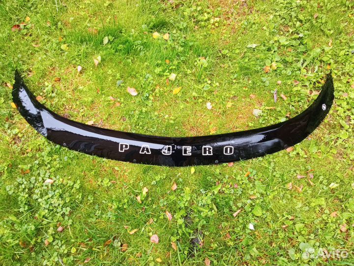 Дефлектор капота pajero