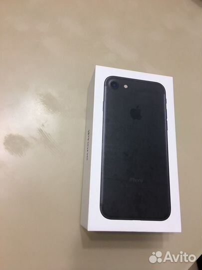 Коробки от айфона