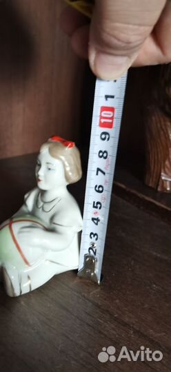 Статуэтка СССР Девочка с мячиком