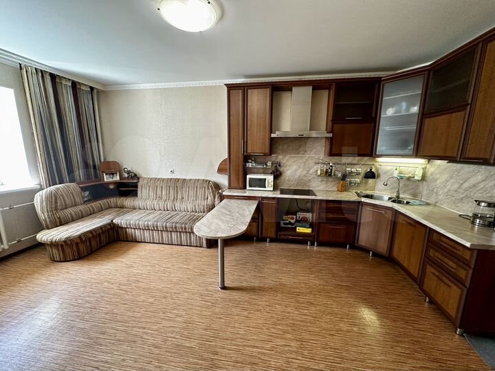 2-к. квартира, 60 м², 11/12 эт.