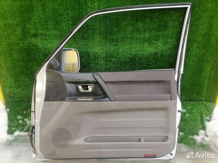 Дверь правая Mitsubishi Pajero III V65W