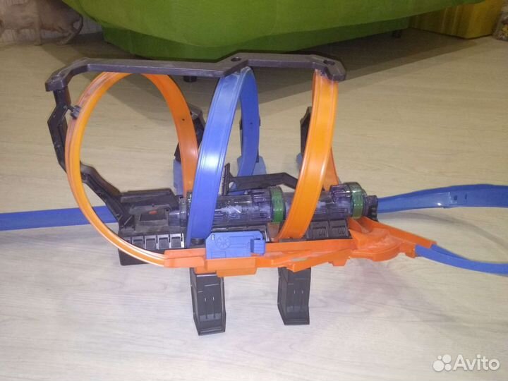 Трэк Hot Wheels Винтовое столкновение