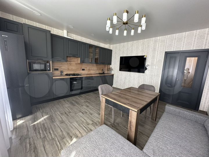 3-к. квартира, 65 м², 1/20 эт.