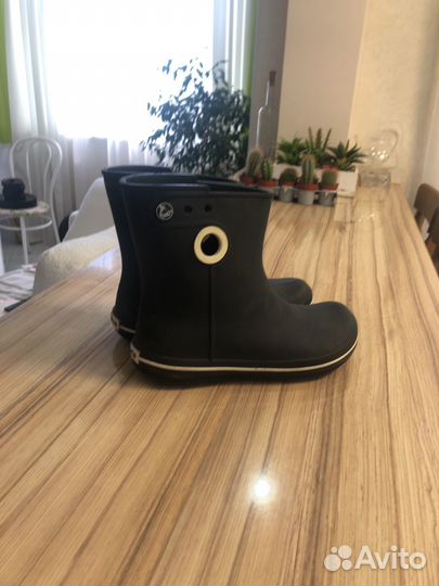 Резиновые сапоги crocs w6