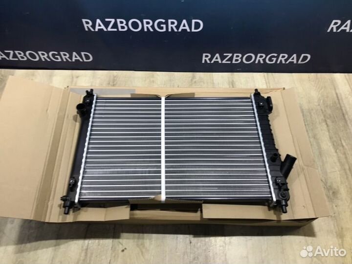 Радиатор охлаждения Chevrolet Aveo T250 1.4 АКПП
