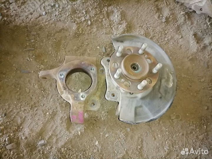 Поворотный кулак саньенг кайрон