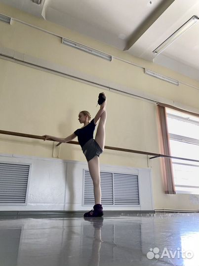 Тренер по растяжке, развитию пластики и данных