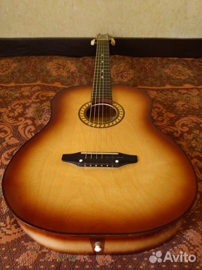 Aкустическая гитара