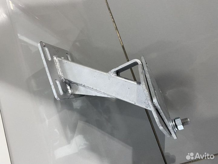 Кронштейн крепл. запас. колеса