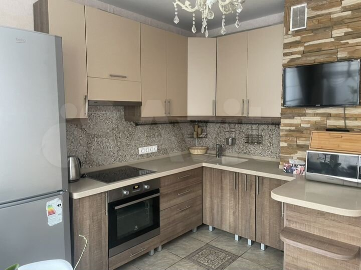 2-к. квартира, 60 м², 4/17 эт.