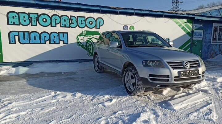 Накладка декоративная Volkswagen Touareg 022103935