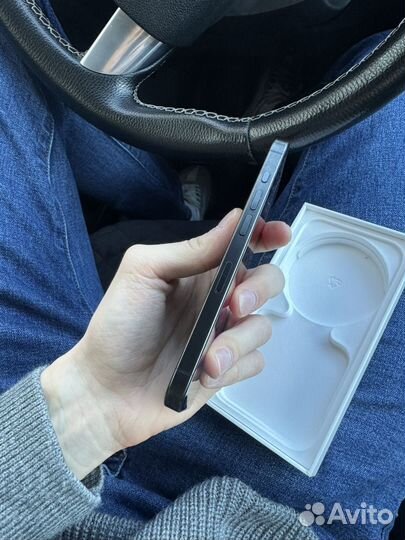 iPhone 15 Pro, 128 ГБ
