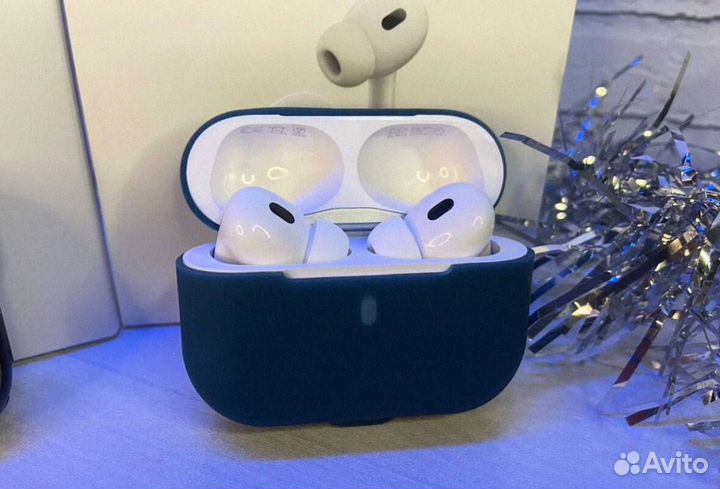 Apple Watch 9 Ultra 2 в сочетании с AirPods Pro 2