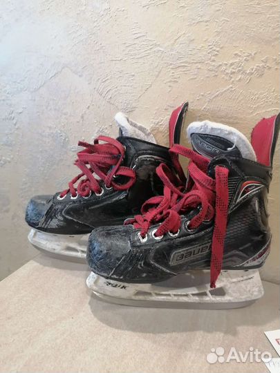Хоккейные коньки bauer vapor