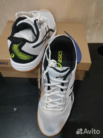 Волейбольные кроссовки Asics Upcourt5