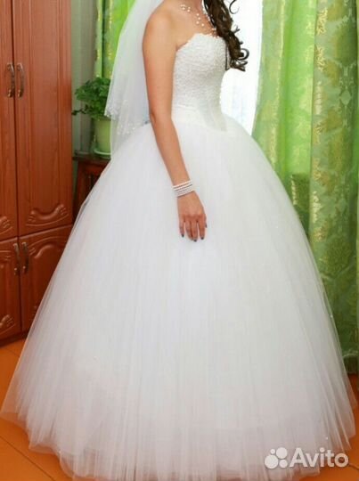 Нежное,белоснежное платье