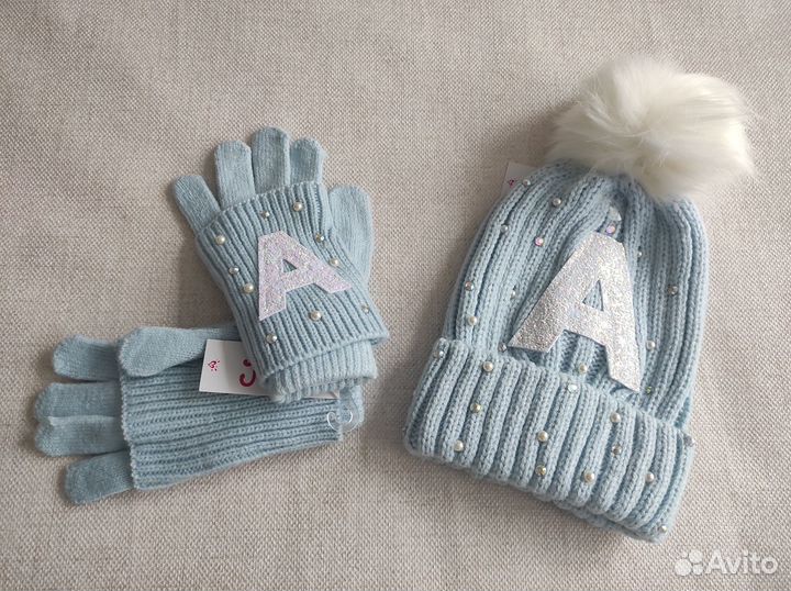 Шапка и перчатки для девочки новые