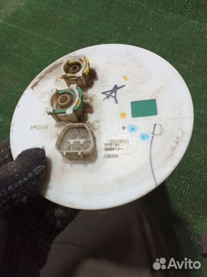 Насос топливный Toyota Hilux VII (2004—2011)