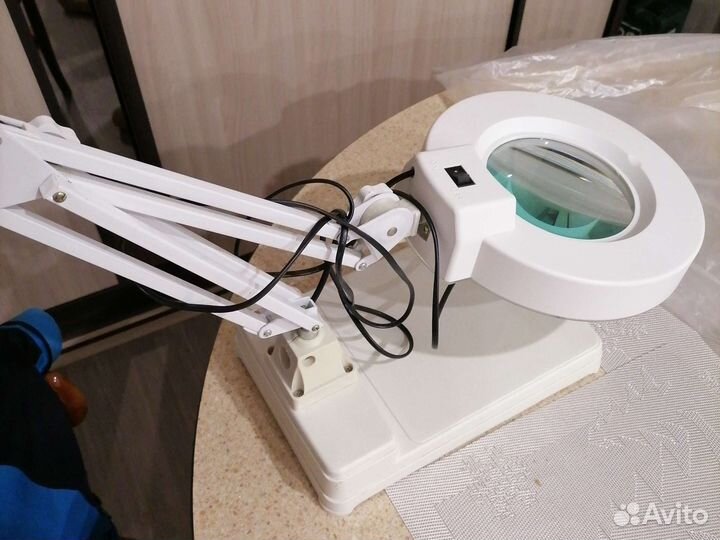 Лампа лупа настольная