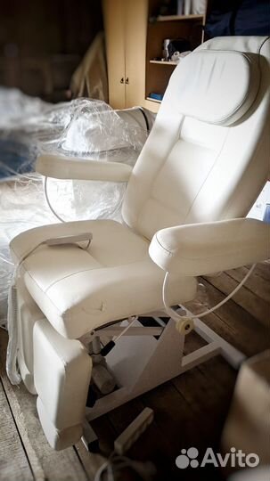 Педикюрное кресло с электроприводом