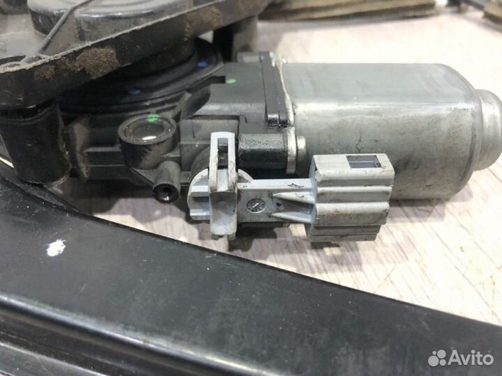 Стеклоподъемник передний правый Volkswagen Polo 5